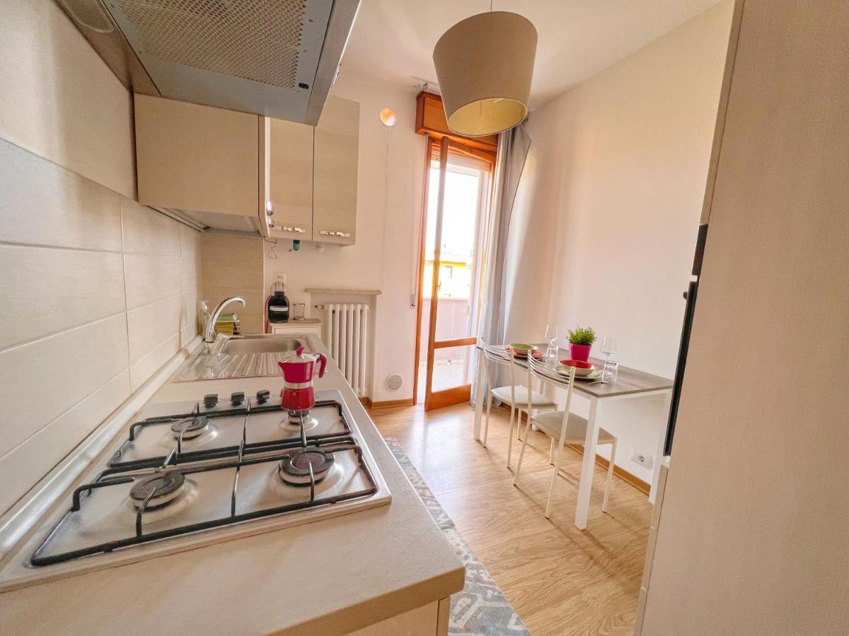 Lovely Apartment A Due Passi Dal Mare Rimini Luaran gambar